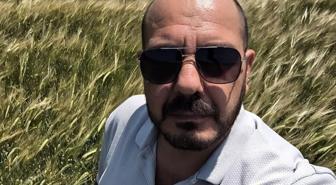 Selfi çekerken tişörtünde çok sayıda kene olduğunu fark etti
