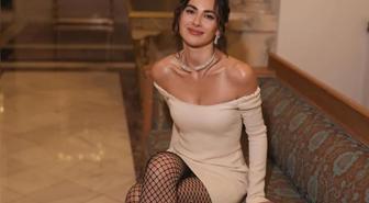 Nesrin Cavadzade yaz tatilinde hindistan ceviziyle serinledi