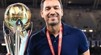 Giovanni van Bronckhorst, Premier Lig'in devine gidiyor! Ön anlaşma tamam