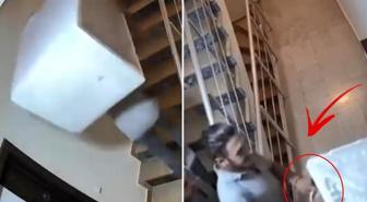 Beyaz eşya getirdikleri apartmandan terlik çalıp gittiler