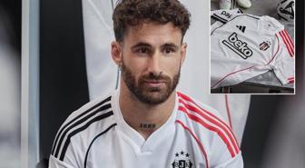 Beşiktaş yeni sezon formalarını tanıttı