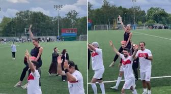 Kubilay Aka Moskova'da galip geldi! Zaferi sevgilisini omzuna alarak kutladı