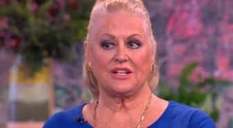 Ünlü sunucu Kim Woodburn 83 yaşında yaşamını yitirdi