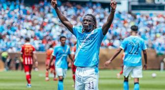 Manchester City yıldızlarıyla 3 puana uzandı