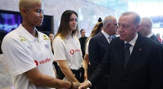 Cumhurbaşkanı Erdoğan, A Milli Kadın Voleybol Takımı'nı kabul etti