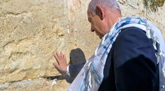Netanyahu, Trump'a Ağlama Duvarı'nda dua etti, dünyanın beklediği mesajı da verdi