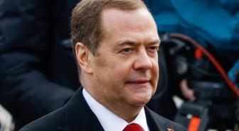 Eski Rusya Devlet Başkanı Medvedev: Birçok ülke İran'a nükleer başlık tedarik etmeye hazır