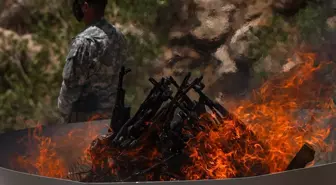 PKK'nın yaktığı silahların son hali! İşte törenden kare kare tüm detaylar