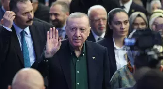 AK Parti'nin yeni şarkısı ilk kez çalındı: Dünya bizi bekler