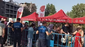 Fiyatlara kızıp bedava dağıttılar, duyan sıraya koştu