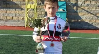 10 yaşında geldiği Beşiktaş'a veda ediyor