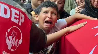 Yangın şehidinin oğlu 'Baba, ben sensiz ne yapacağım?' diye feryat etti