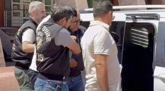 Sokak ortasında karşılaştığı genci silahla öldürdü