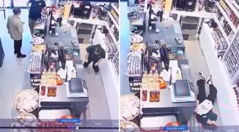 Bayıltan mesai! Zincir markette bir kasiyer fenalaşarak yere yığıldı