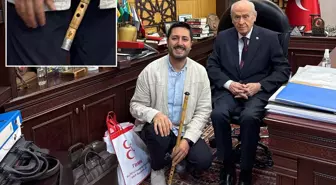 Şehit teğmenin 'ney'i Devlet Bahçeli'ye emanet edildi