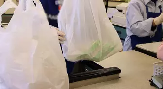 Plastik poşet yerine sadece kağıt ve bez çanta satan marketler yandı