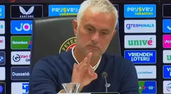 Jose Mourinho'dan basın toplantısına damga vuran hareket