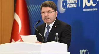 Adalet Bakanı Tunç: 30 tane AK Partili belediyeye de soruşturma açıldı