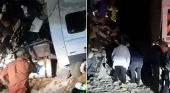 Yolcu otobüsüyle kamyon çarpıştı: 11 ölü 45 yaralı