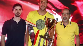 Karar açıklandı! Kupa Galatasaray'dan alınıp Fenerbahçe'ye verildi