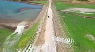 Felaket gibi görüntüler! Eski yol ortaya çıktı