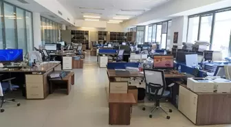 Memurlar iş bıraktı, kamu kurumları boş kaldı