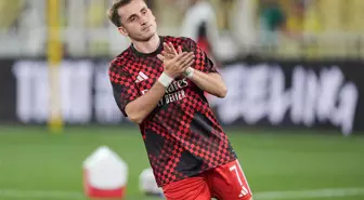 Kerem Aktürkoğlu'ndan Fenerbahçe taraftarına alkışlı yanıt