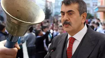 Bakan Tekin'den okullarda kıyafet değişikliği için net sözler: Sorun yaşayan bize gelsin