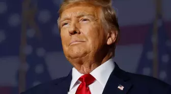 Trump'tan Çin'e mıknatıs uyarısı: Yüzde 200 gümrük vergisi uygulayabiliriz