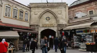 Kapalıçarşı'ya 1 milyar 250 milyonluk operasyon! 23 iş yeri basıldı, 40 kişi gözaltında