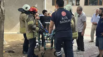 Oyun oynarken demir korkuluk çocuğun koluna saplandı
