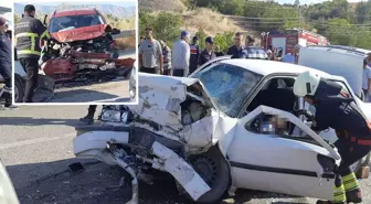 Samsun'da iki araç kafa kafaya çarpıştı: 1 ölü, 13 yaralı