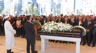 Hasan ve Zeynep Akçakayalıoğlu'nun kızı Defne'ye gözyaşlarıyla veda