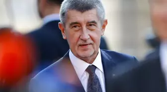Eski Çekya Başbakanı Babis'e seçim mitinginde saldırı