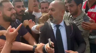 Gruptan ayrılan Gürsel Tekin'in sağ kolu, öfkeli kalabalıktan dayak yedi