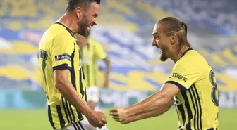 Gökhan Gönül Fenerbahçe'ye geri döndü