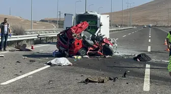 Niğde-Pozantı Otoyolu'nda feci kaza: 2 ölü, 3 yaralı