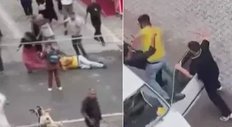 Sokak ortasında birbirlerine öldüresiye saldırdılar