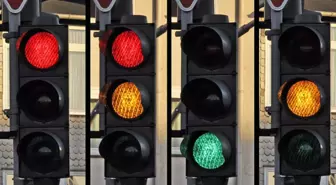 Trafik ışıkları kökünden değişiyor, yeni dijital ekranlar ekleniyor