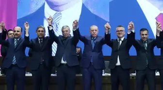 2 belediye başkanı daha AK Parti'ye katıldı! Rozetlerini Cumhurbaşkanı Erdoğan taktı