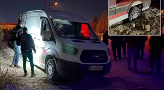 Çukura düşen aracını çıkarmaya çalışırken başına saçma isabet etti