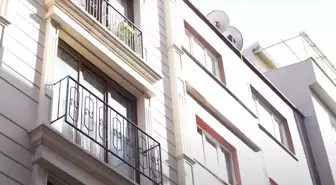 Usta oyuncu Settar Tanrıöğen, kedisiyle birlikte 2 oda bir salon evde yaşıyor