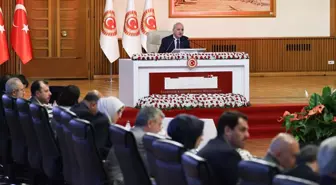 Komisyonda gerginlik! DEM Parti salonu terk etti