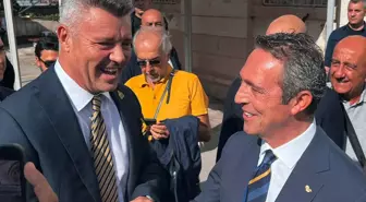 Ali Koç ve Sadettin Saran selamlaştı: Ne oldu parmağına?