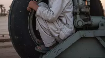 13 yaşındaki çocuk, uçağın iniş takımlarına saklanarak Hindistan'a gitti