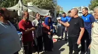 Zabıta müdürü, pazarcı esnafını sıraya dizip azarladı: Şımarıyorsunuz