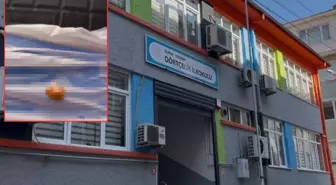 Kan donduran olay! Minik öğrencinin parmağı koptu, öğretmen derse devam etti
