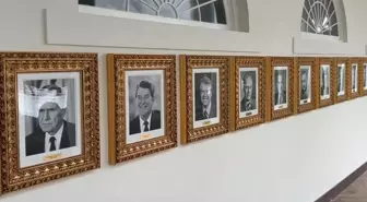 Trump, Biden'ın fotoğrafı yerine 'otomatik imza fotoğrafı' koydu