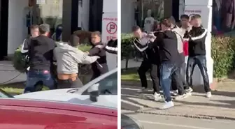Kimse onları ayıramadı! Gençler arasındaki kavga kamerada