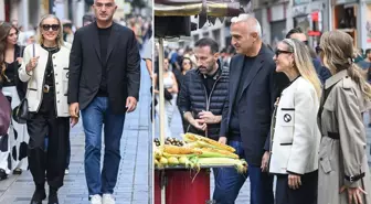 Bakan Ersoy eşiyle Beyoğlu'nda sanat turuna çıktı